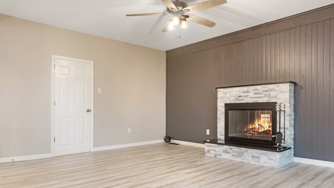 Building Photo - 3210 Kennedy Rd