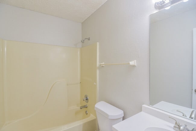 Building Photo - 8529 English Oak Loop
