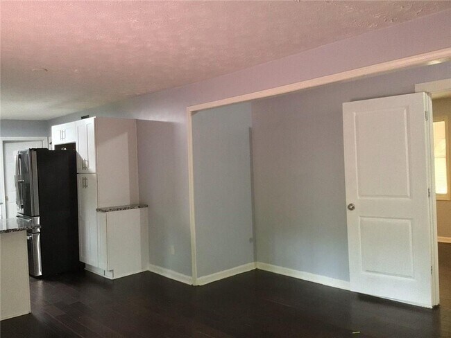 Building Photo - 5826 Simone Dr