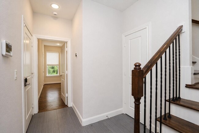 Building Photo - 2212 Stuart St