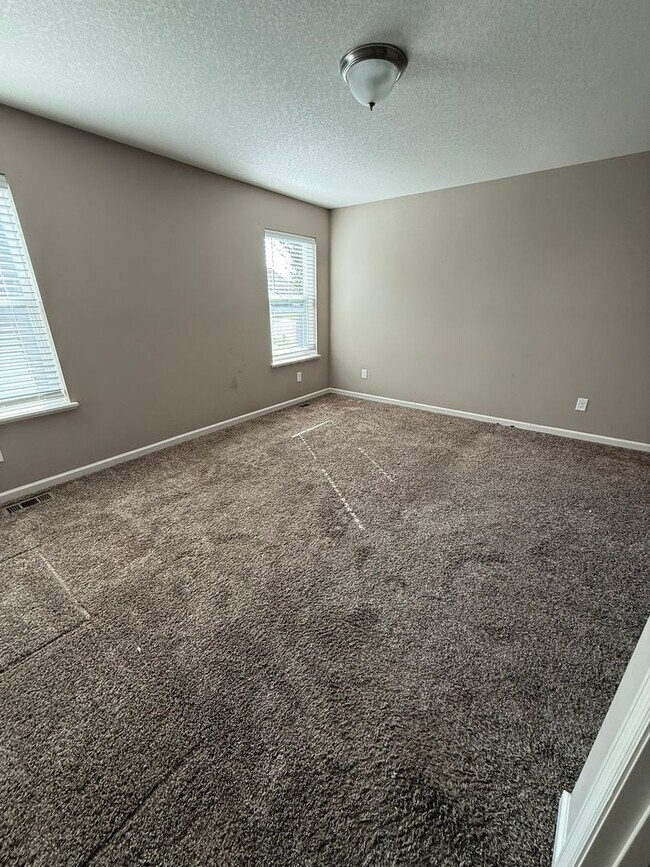 Building Photo - Spacious 4?BD | 2?BA Home with Finished Lo...