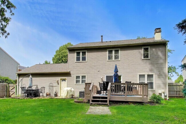 Building Photo - 1420 Marie St