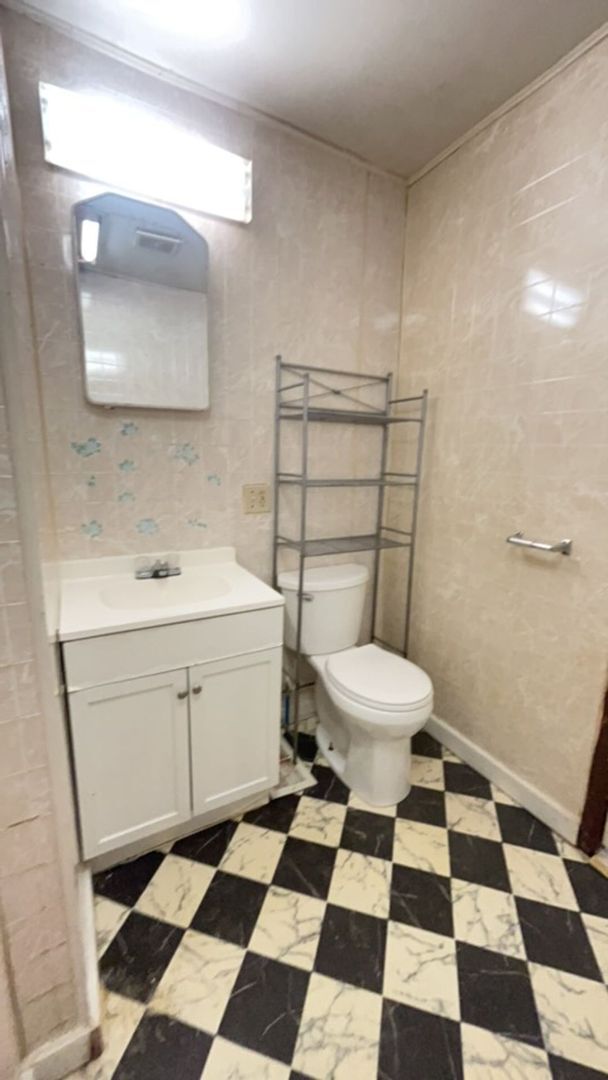 Building Photo - 1611 S Madison St