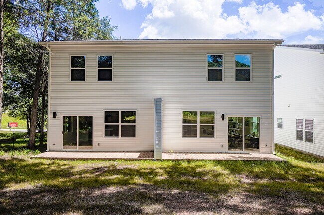 Building Photo - Brand new Duet Style Townhome in Charlotte!