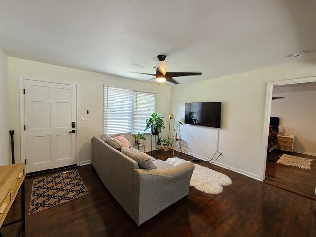 Building Photo - 4345 Clare Ln