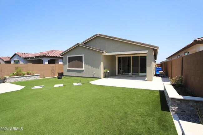 Building Photo - 1651 W Piedmont Rd