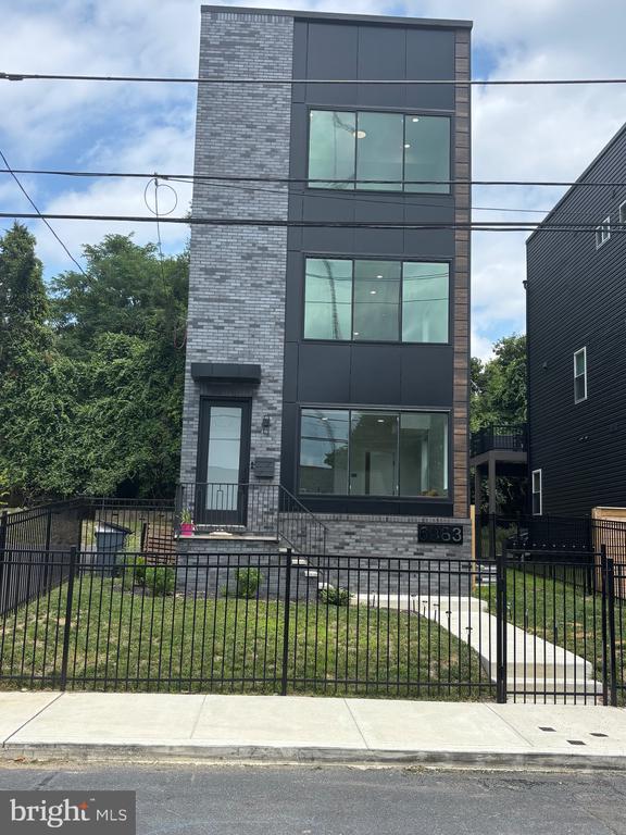 Building Photo - 6983 Silverwood St
