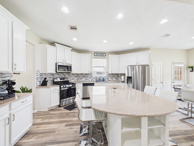 Building Photo - 9426 Russeff Field Ln