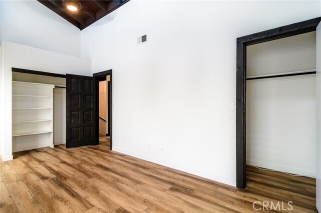 Building Photo - 313 Diamond