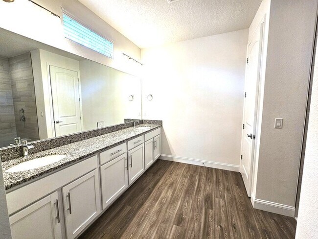 Building Photo - *****STUNNING 4/2 HOME IN PALM BAY****