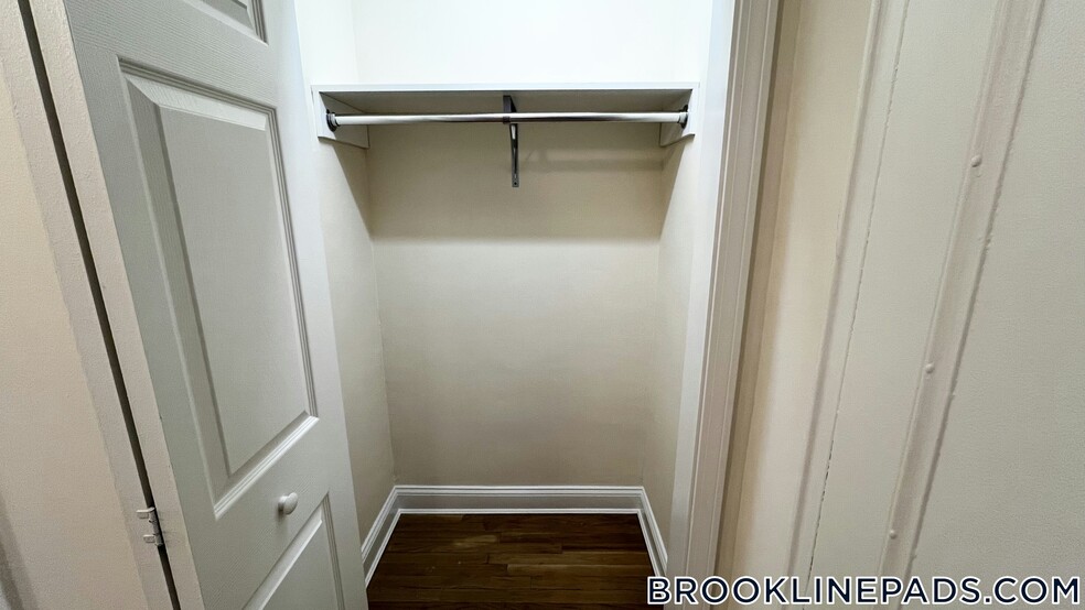 Building Photo - 54 Alton Pl