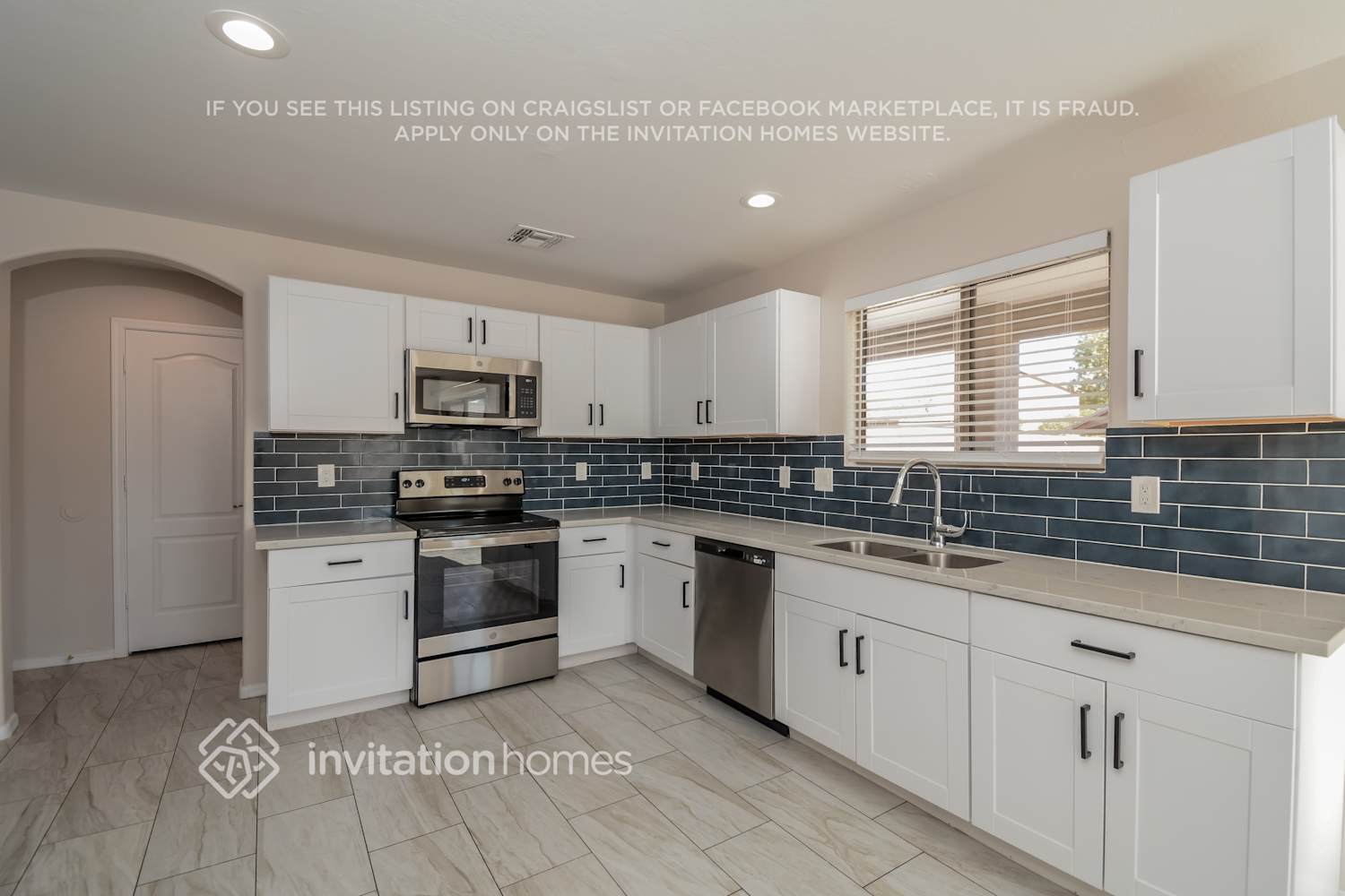 Building Photo - 15378 W Shangri La Rd