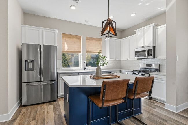 Building Photo - 18618 Admiration Dr