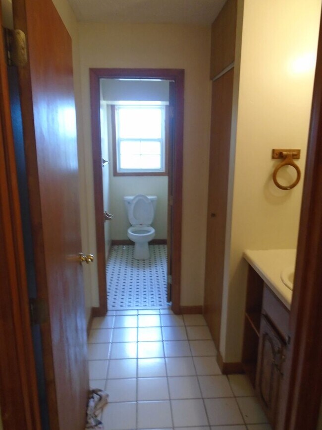 Building Photo - 614-B Drypoint Ln.