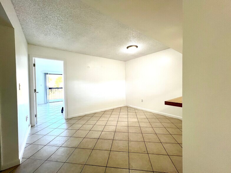 Building Photo - 10315 NW 9th Street Cir