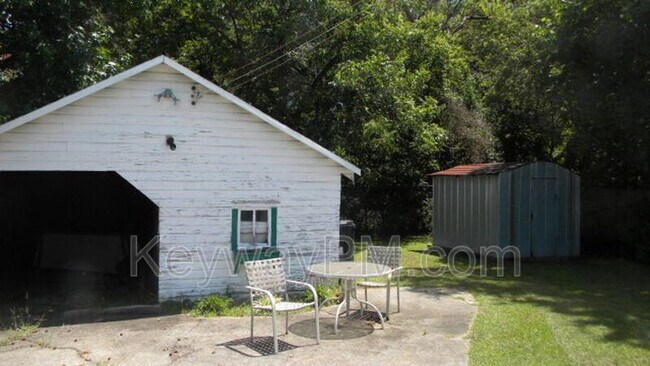 Building Photo - 1870 Kissingbower Rd