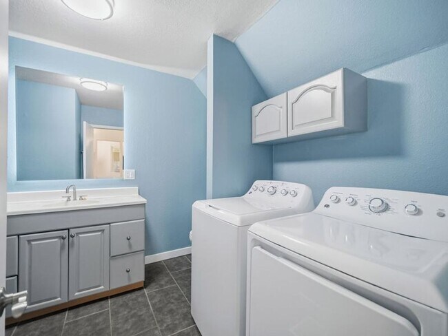 Building Photo - Stunning Updated Home in North Spokane | Bright Interiors, Modern Kitchen & Private Patio