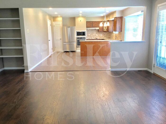 Building Photo - 15426 Cousteau Dr