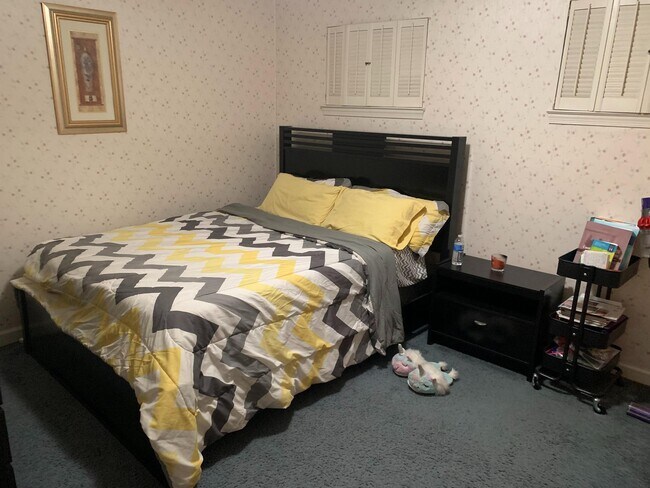 Building Photo - 5800 Edson Ln