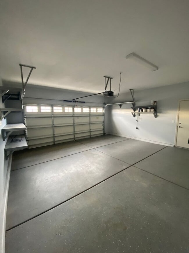 Building Photo - Executive Home in 55+ Del Webb Community of Somersett