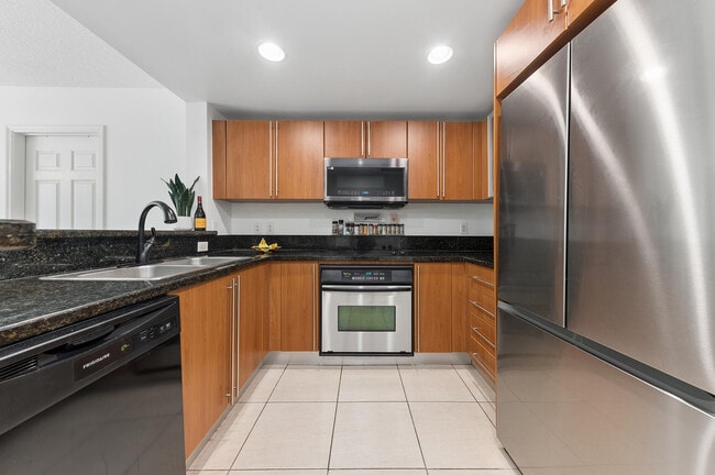 Building Photo - 610 Clematis St