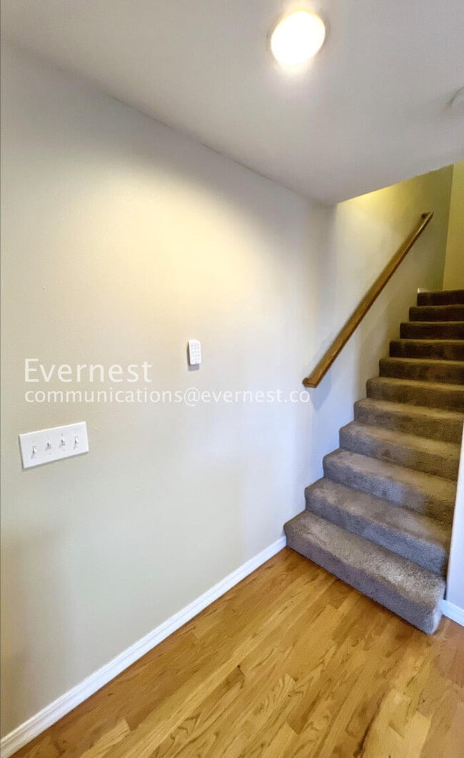 Building Photo - 6147 NE 9th Ave