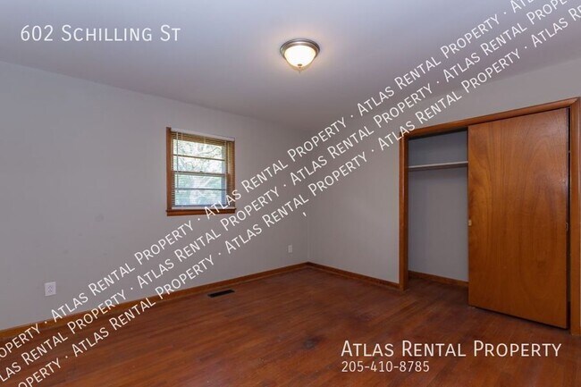 Building Photo - 602 Schilling St