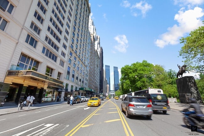 Building Photo - 106 Central Park S