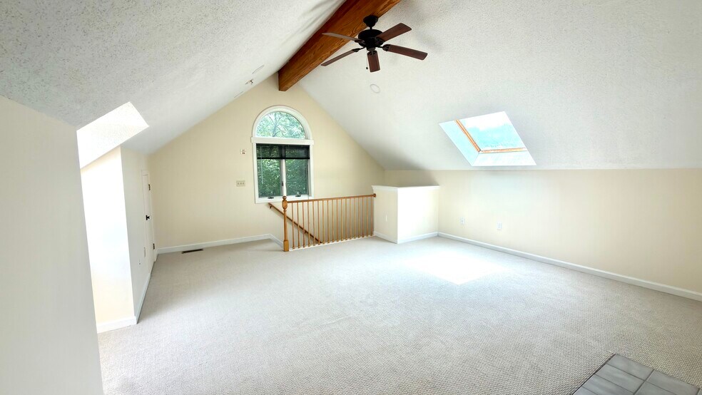 Building Photo - 26 Lions Ln