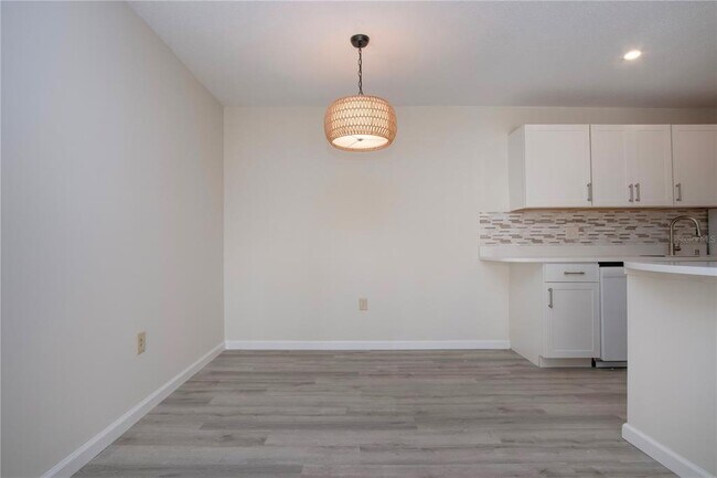 Building Photo - 3259 S Beneva Rd