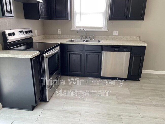Building Photo - 1629 Talisman Ln