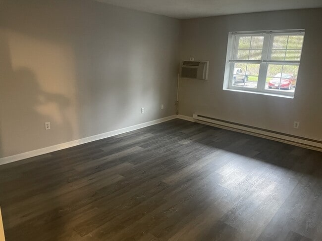 Building Photo - 55 Elmwood Park