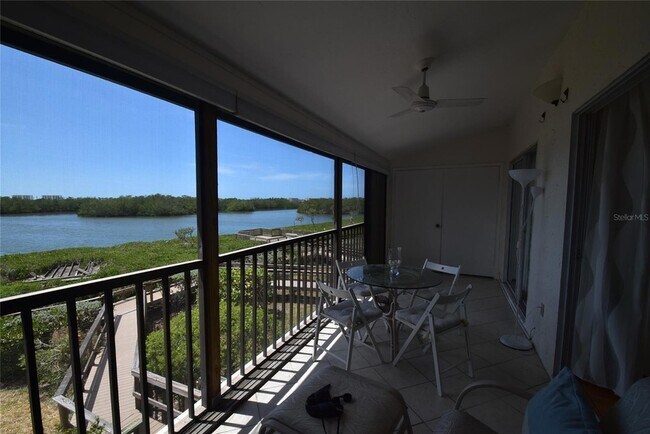 Building Photo - 1512 Pelican Point Dr