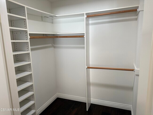 Building Photo - 1275 Willsbrook Ct