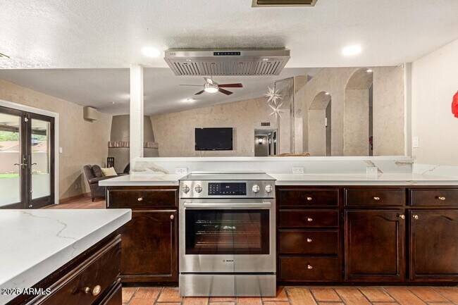 Building Photo - 239 E Aster Dr