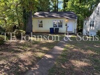 Building Photo - Charming 2 Bedroom Home with Basement & Modern Updates in Winston-Salem