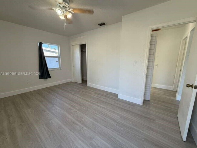 Building Photo - 9240 Nautilus Dr