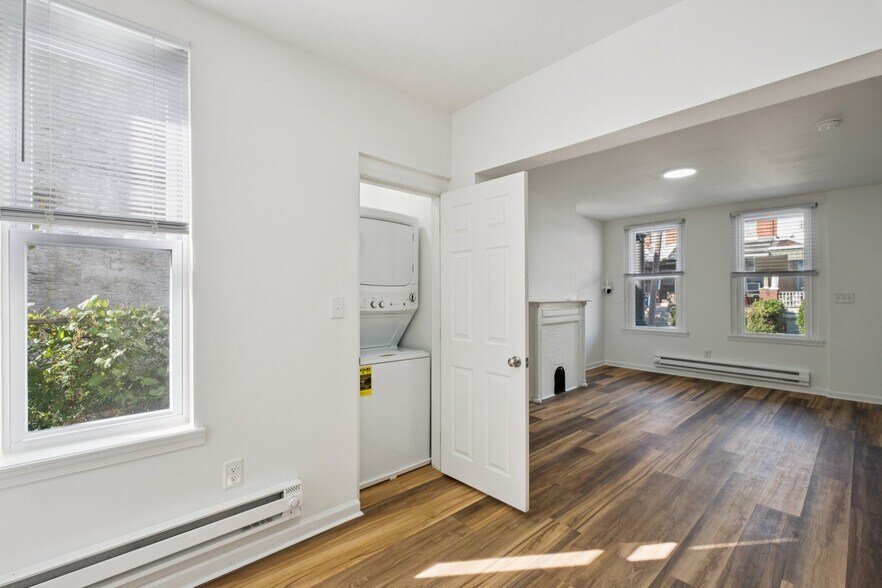 Building Photo - 4447 N 19th St