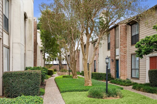 Building Photo - 1201 McDuffie St