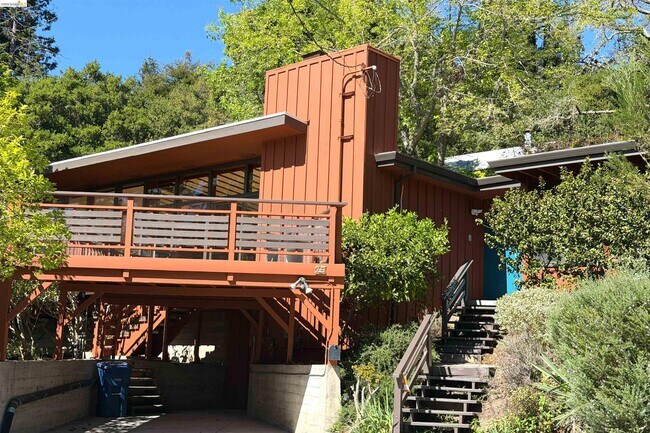 Building Photo - 25 Sunset Dr