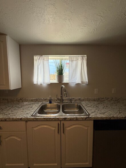 Building Photo - 1105 W 10550 S