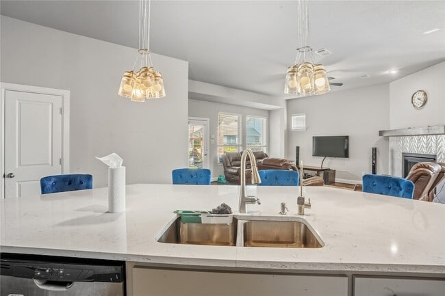 Building Photo - 4301 Meadow Hawk Dr