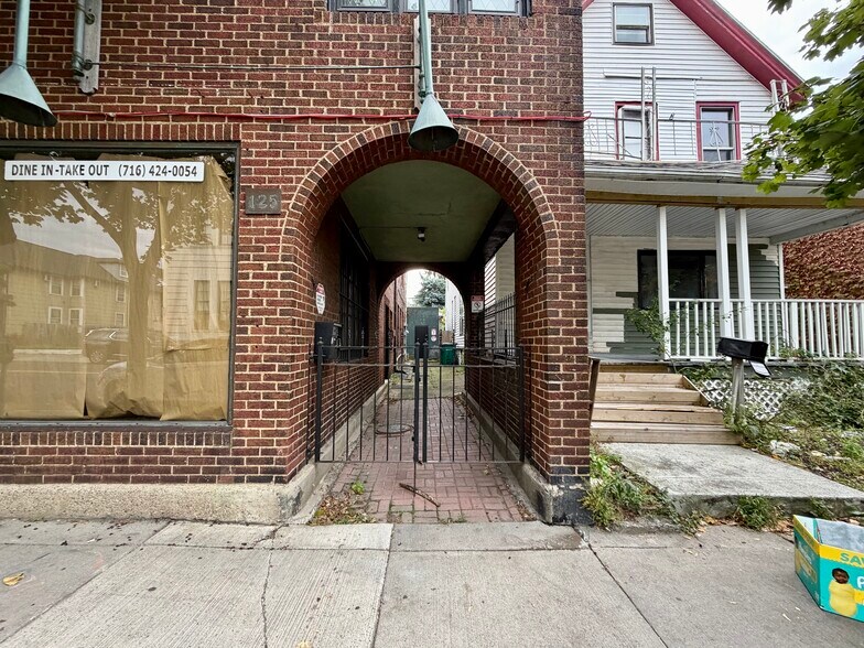 Building Photo - 125 Elmwood Ave