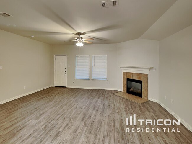 Building Photo - 607 Pewitt Ln