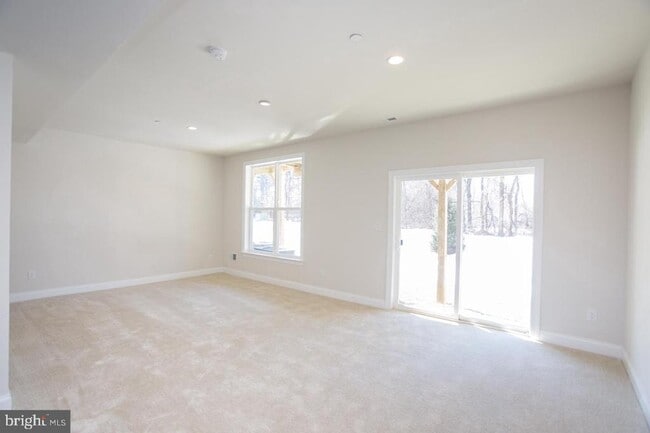 Building Photo - 65 Lila Ln