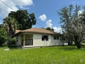 Building Photo - 3BR/2BA Zephyrhills Home with 2 Sheds, Lar...