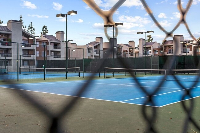 Building Photo - Fully Furnished 2-Bedroom Condo with Balcony – The Met, Woodland Hills