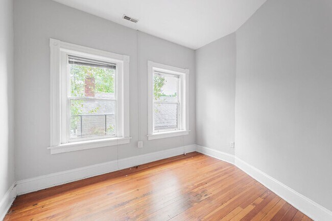 Building Photo - Great Manchester Duplex