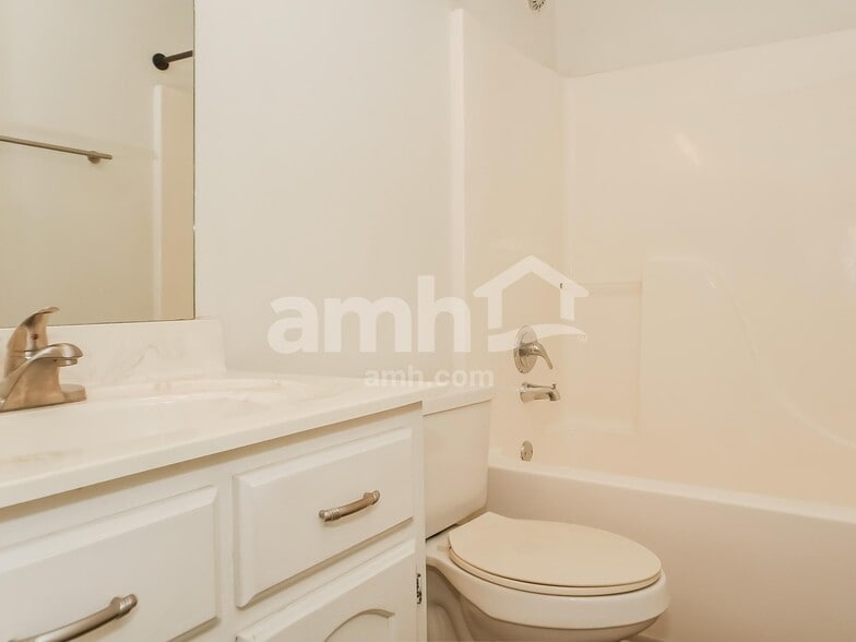 Building Photo - 660 Timber Creek S