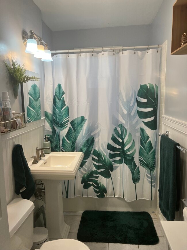 Bathroom - 97 Bow St